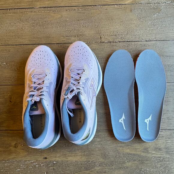 Mizuno Wave Sky 6 Women's Size 9 EU 40 Lavender White Gray Running Walking - Picture 8 of 16